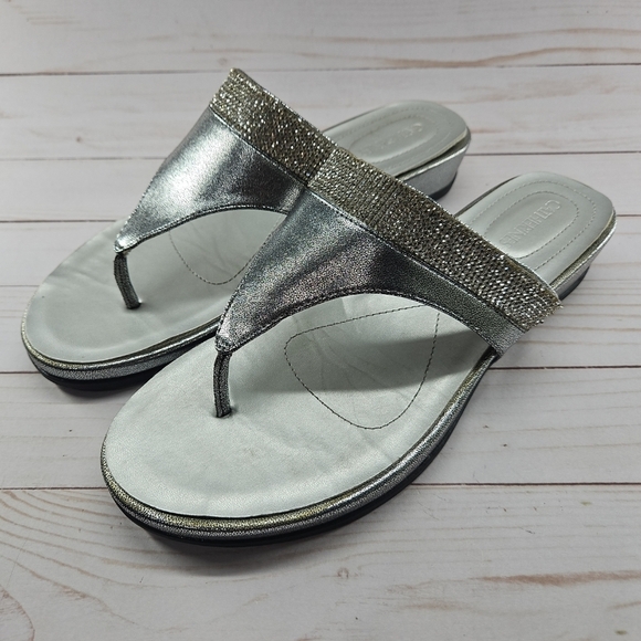 Catherines‎ Womens Size 11W Silver Sparkle Thong Sandals Wedge - Picture 1 of 10